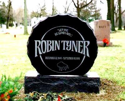 Rob Tyner grave